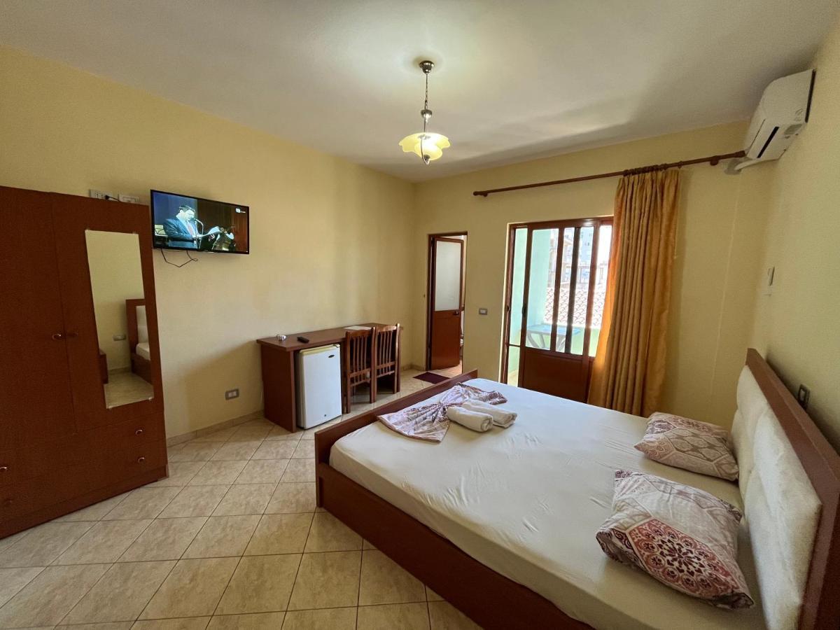 Guest House "Pisha" Durrës Buitenkant foto