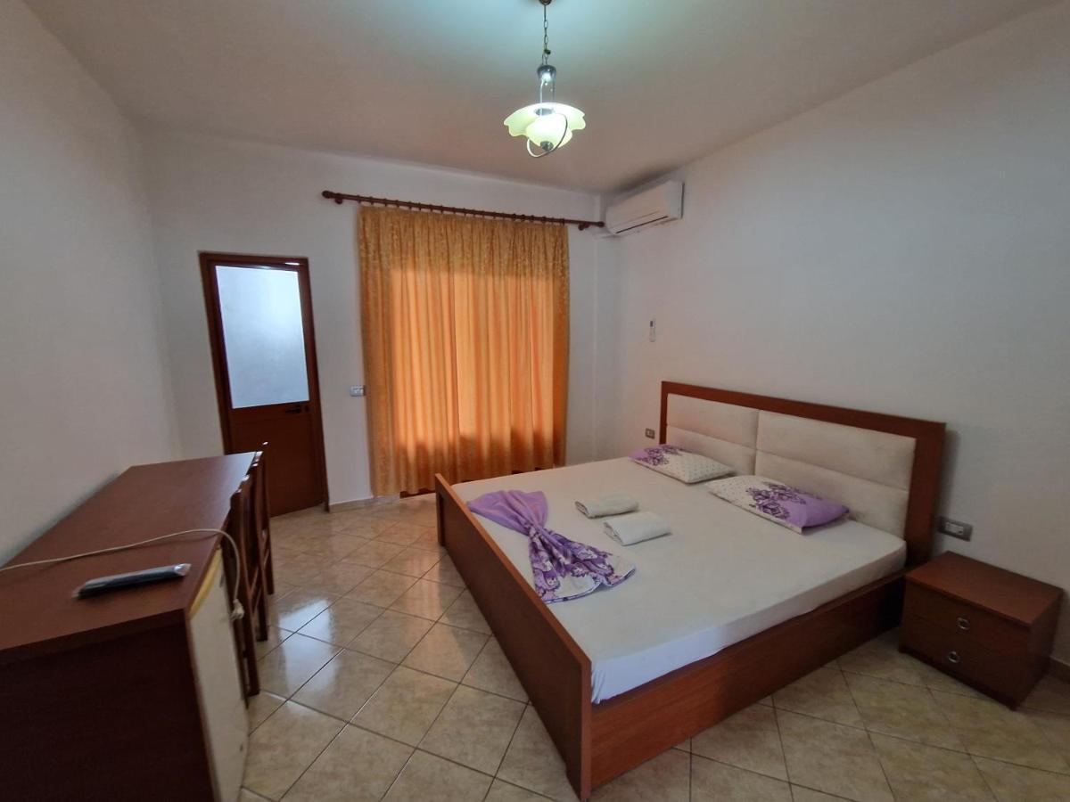 Guest House "Pisha" Durrës Buitenkant foto