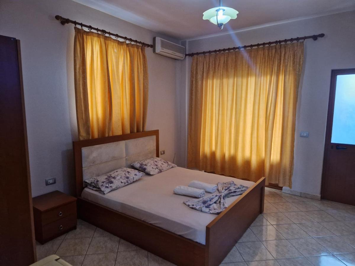 Guest House "Pisha" Durrës Buitenkant foto