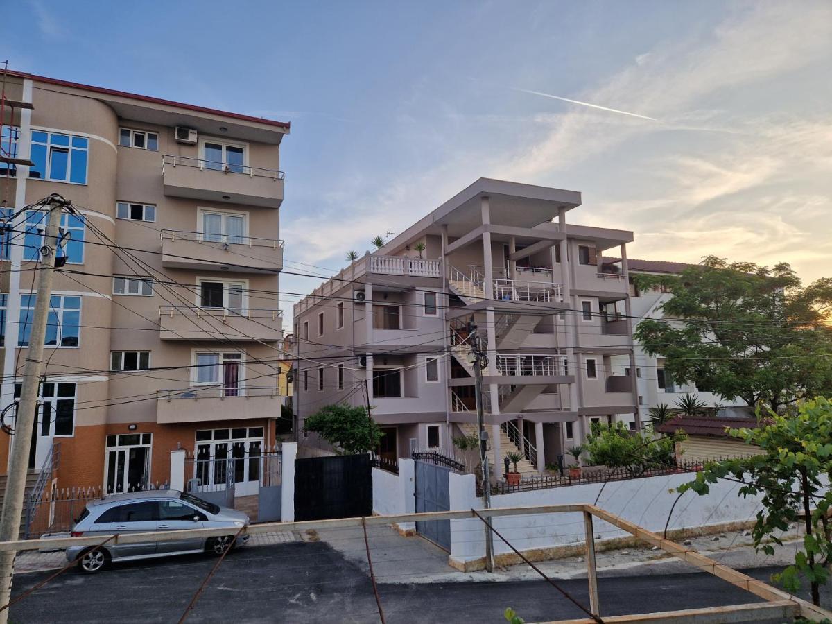 Guest House "Pisha" Durrës Buitenkant foto