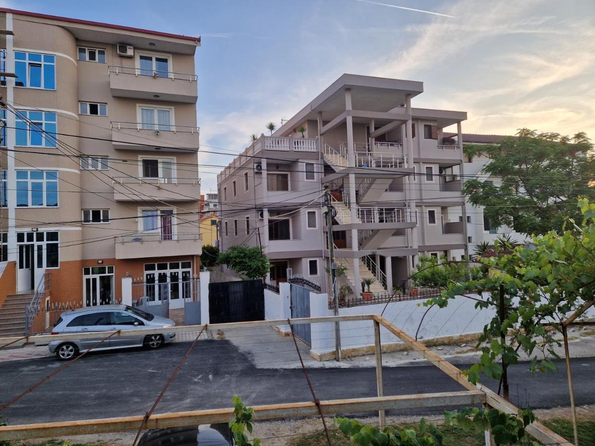 Guest House "Pisha" Durrës Buitenkant foto