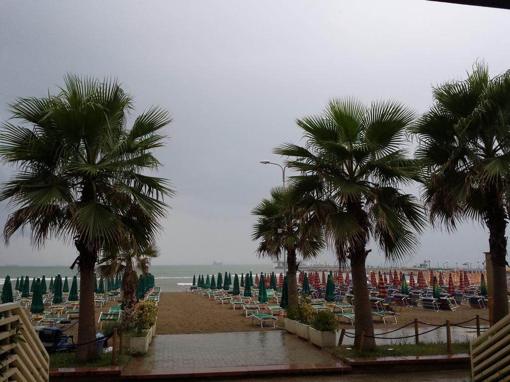 Guest House "Pisha" Durrës Buitenkant foto