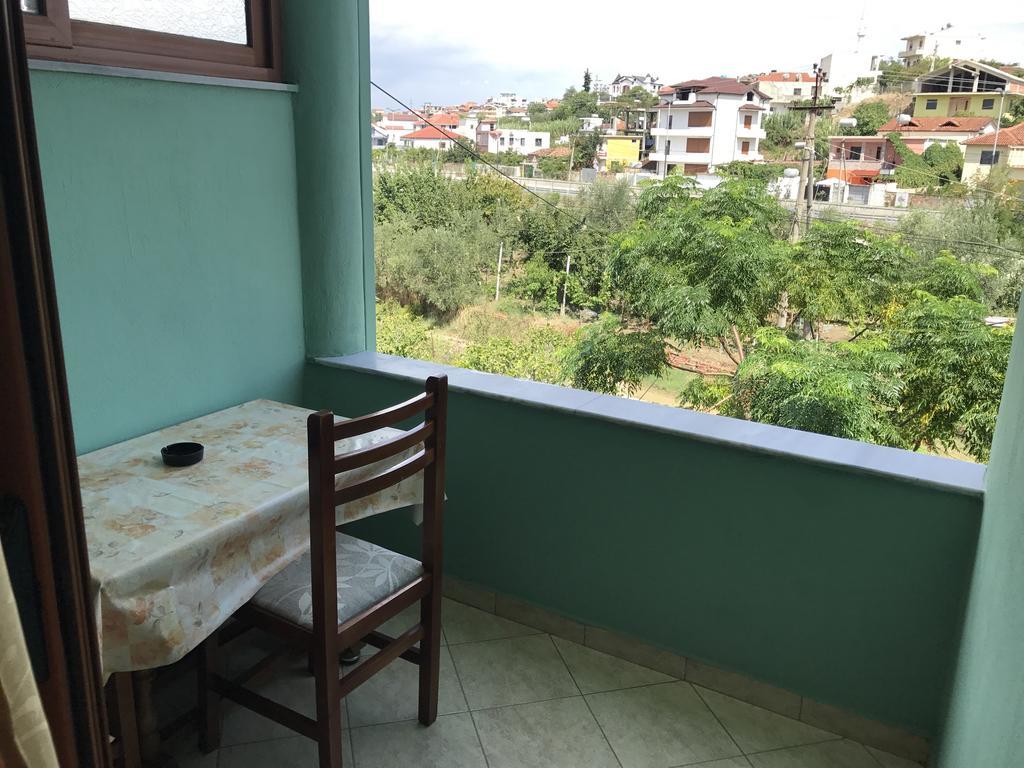Guest House "Pisha" Durrës Buitenkant foto
