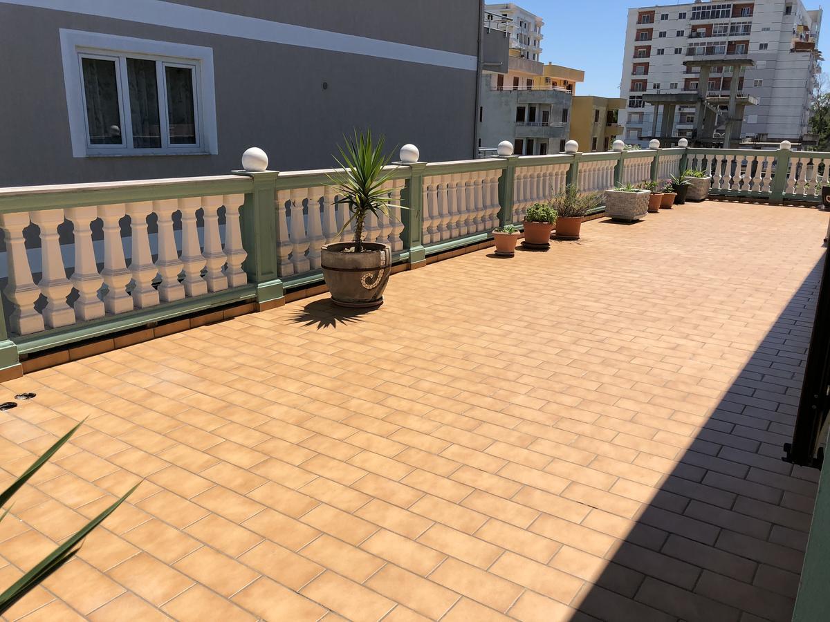 Guest House "Pisha" Durrës Buitenkant foto